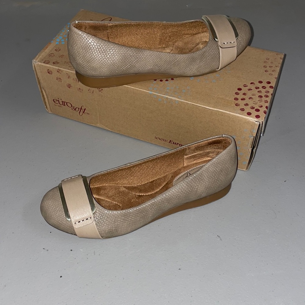 Tan flats, shoes, size 6 1/2